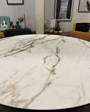 İthal Temperli Cam Üstü Porselen Masa