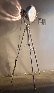 Tripod Lambader