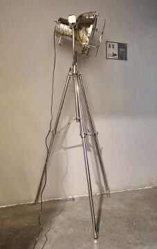 Tripod Lambader