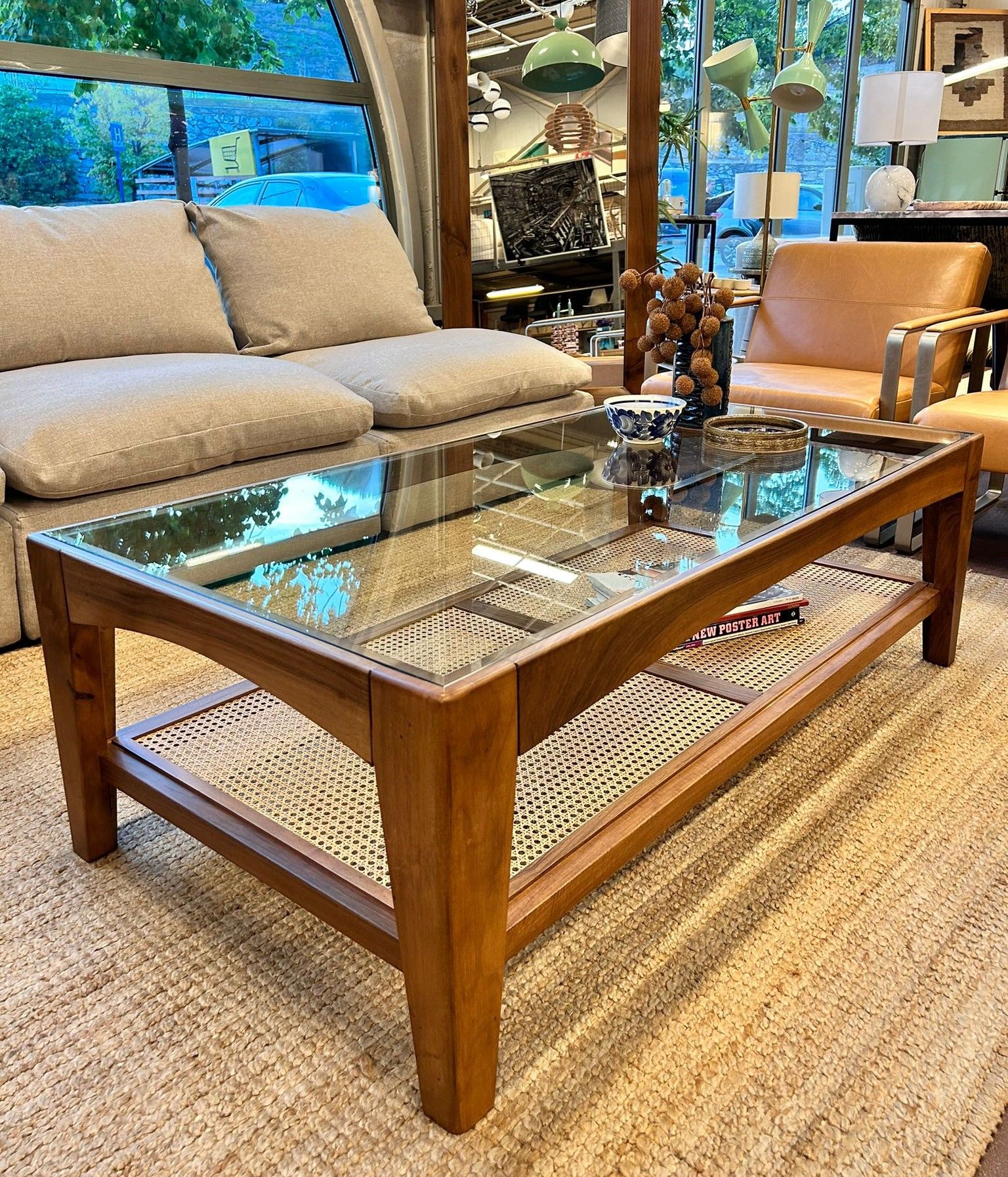 Ceviz Hazeranlı Cam Sehpa