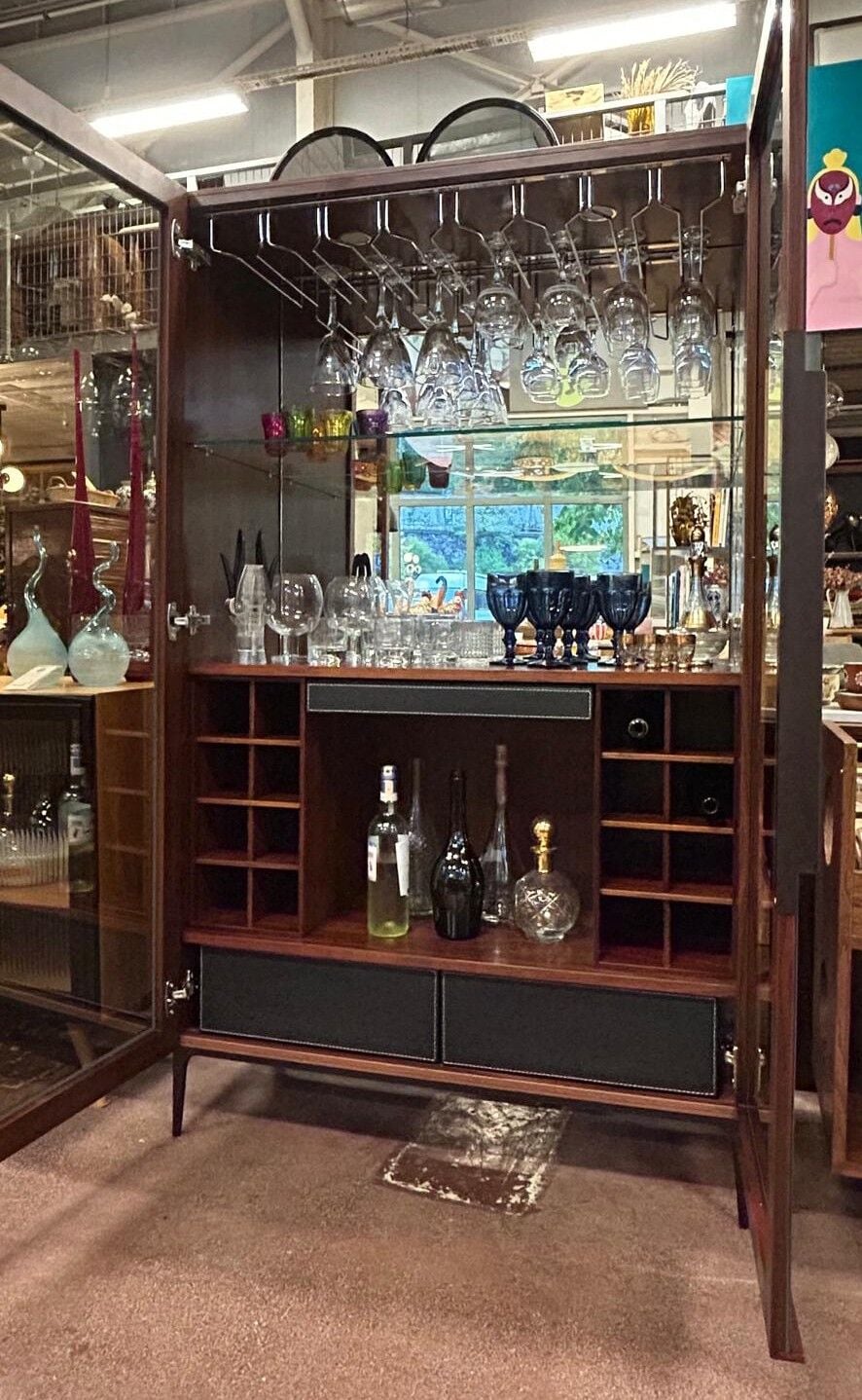 İçki Dolabı