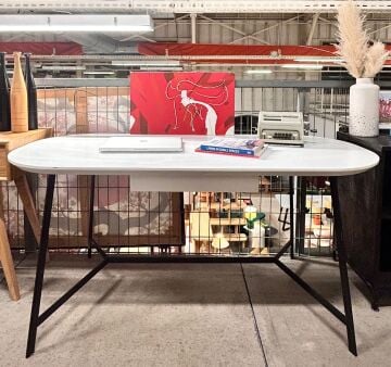 Beyaz Lake Çalışma Masası