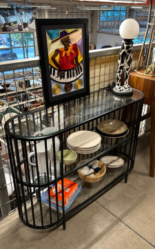 Camlı Metal Dresuar