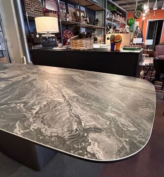 İthal Temperli Cam Üstü Porselen Masa