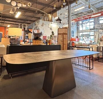 İthal Temperli Cam Üstü Porselen Masa