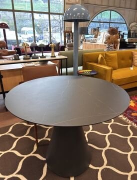 İthal Temperli Cam Üstü Porselen Masa